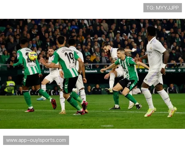 足球战术演变趋势：从控球到反击，欧冠赛场风格多元化